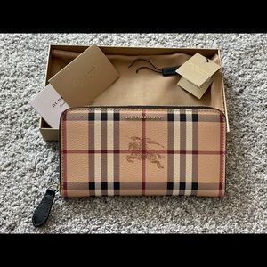 Burberry Vintage Check Continental Zip Wallet